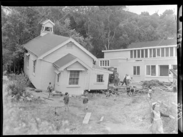 Image: Relocation of a small church at Seatoun, Wellington