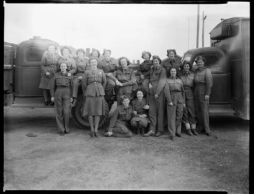 Image: Members of the New Zealand women's services, during World War II