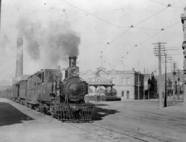 Image: R Class steam locomotive on Jervois Quay, Wellington
