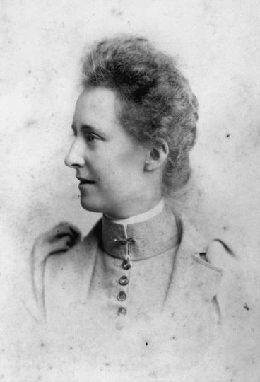 Image: Martin, Alfred :[Unidentified woman]