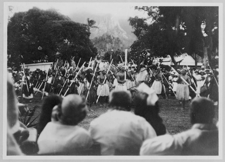 Image: Native dancing at Makea Karikas, Cook Islands