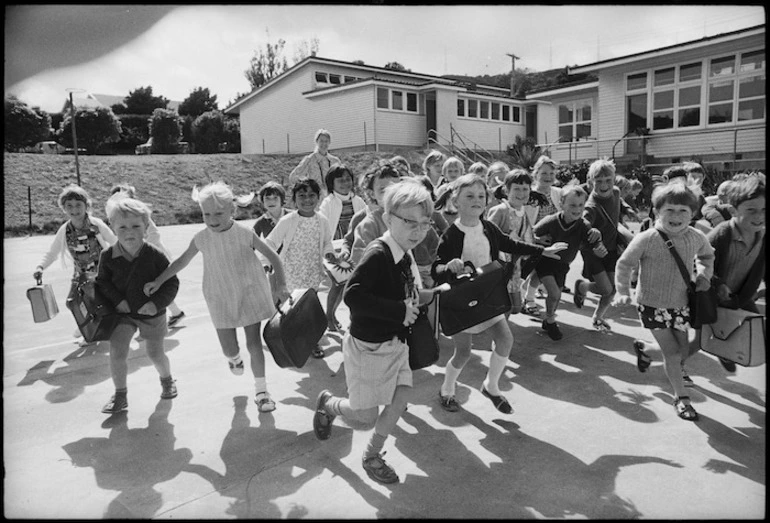 Image: Children at Wilton school taking off for the Christmas holidays