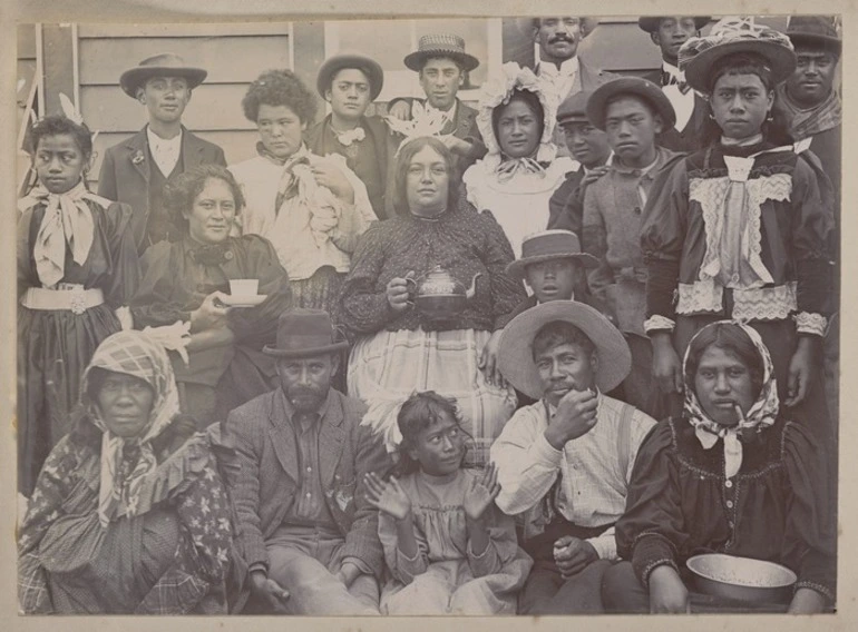 Image: Unidentified Maori group at Parihaka Pa