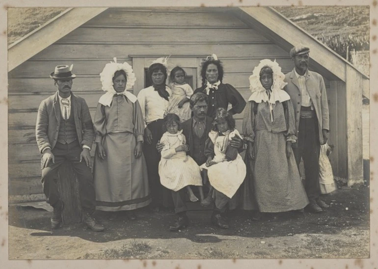 Image: Unidentified Maori group at Parihaka Pa