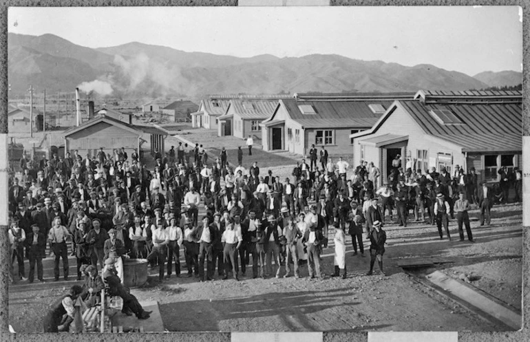 Image: Group of men, Featherston Military Camp