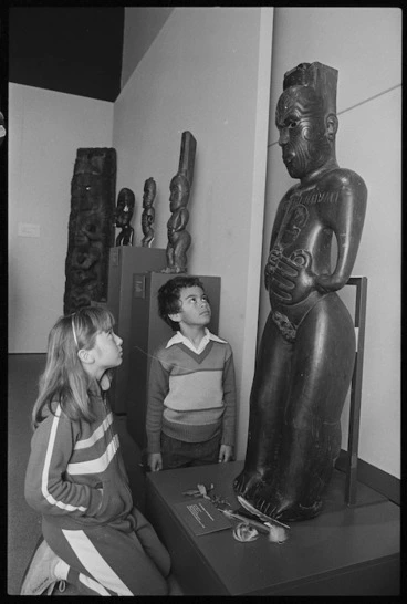 Image: Two children at the Te Maori exhibition - Photograph taken by Greg King