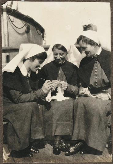 Image: Three New Zealand nurses on HMHS Egypt