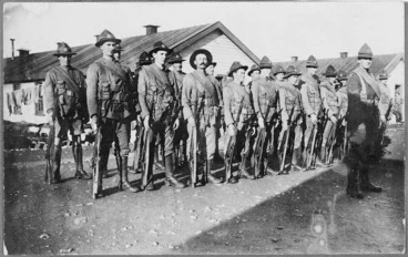 Image: Soldiers at Featherston Military Camp
