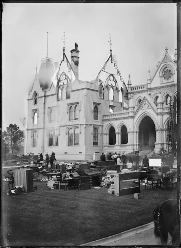 Image: Parliament Buildings during the 1907 fire