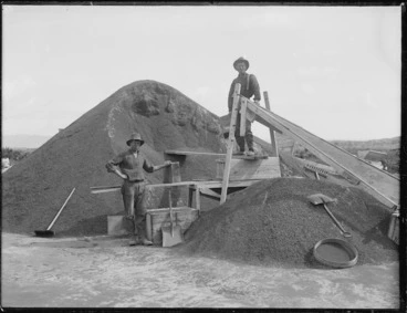 Image: Two men sieving kauri gum, Northland