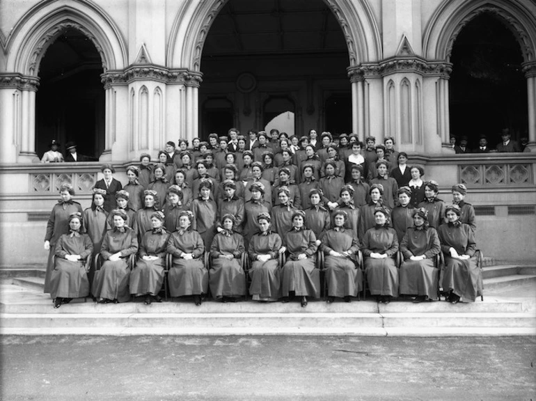 Image: Group portrait of the first nurses to leave for World War I