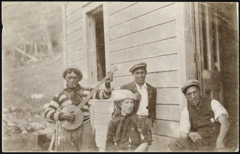 Image: Group on Kapiti Island