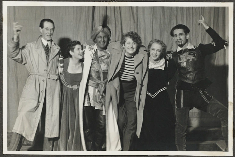 Image: Cast of Hamlet