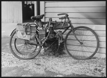 Image: Motorcycle belonging to Richard Pearse