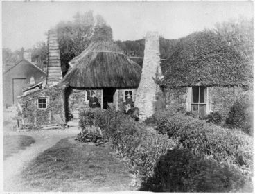Image: Shand house, and family, at Te Whakuru, Chatham Islands