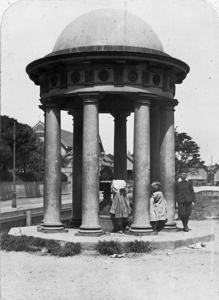 Image: William Wakefield Memorial, Basin Reserve, Wellington