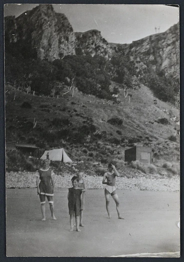 Image: Group in swimming costumes at Kairakau Beach, Hawke's Bay