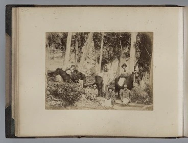 Image: A group of Moriori, Chatham Island