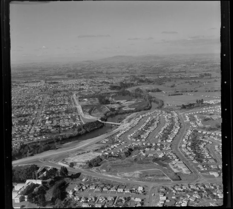 Image: Cobham Drive Bridge approaches, under construction, Hamilton