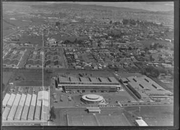 Image: Mt Wellington, Auckland,including CL Innes & Company soft-drink factory The Oasis, and surrounding area