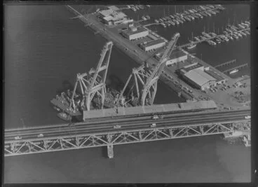 Image: Auckland Harbour Bridge Extensions