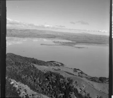 Image: Lake Waikare, Waikato Region