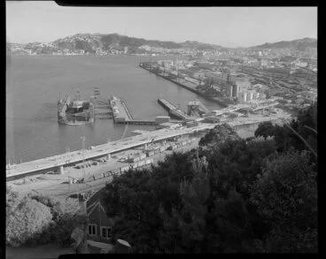 Image: View of Wellington harbour from Wadestown