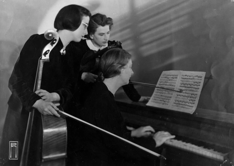 Image: Marie Vandewart, Erika Schorss and Dorothy Davies