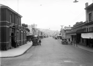 Image: Looking down Jackson Street, Petone, with the post office and the business of Bonthorne & Wilson in the foreground