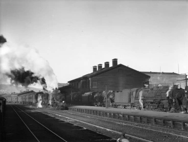 Image: New Zealand Railways Ab and K class locomotives at Thorndon Station, Wellington. 1930s