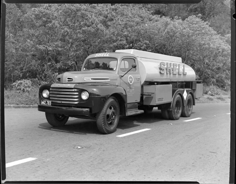 Image: Shell Oil Company truck