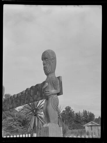 Image: Maori carving at an unknown meeting house, Taupo