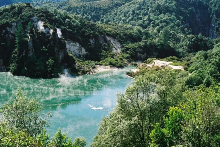 Image: Frying Pan Lake, Waimangu