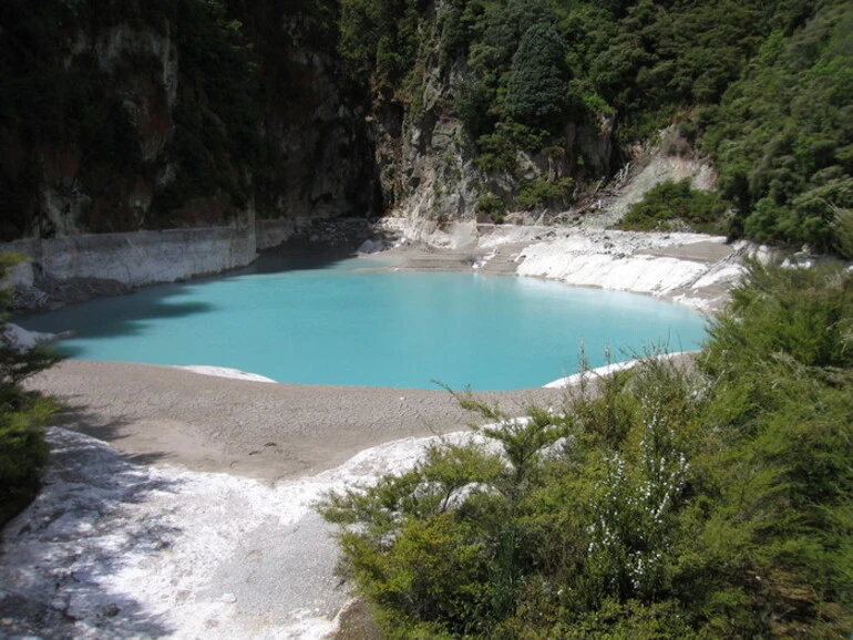 Image: Inferno Crater, Waimangu