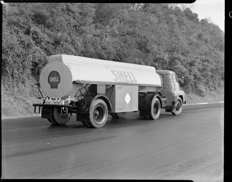 Image: Shell Oil Company truck, Whenuapai, Auckland