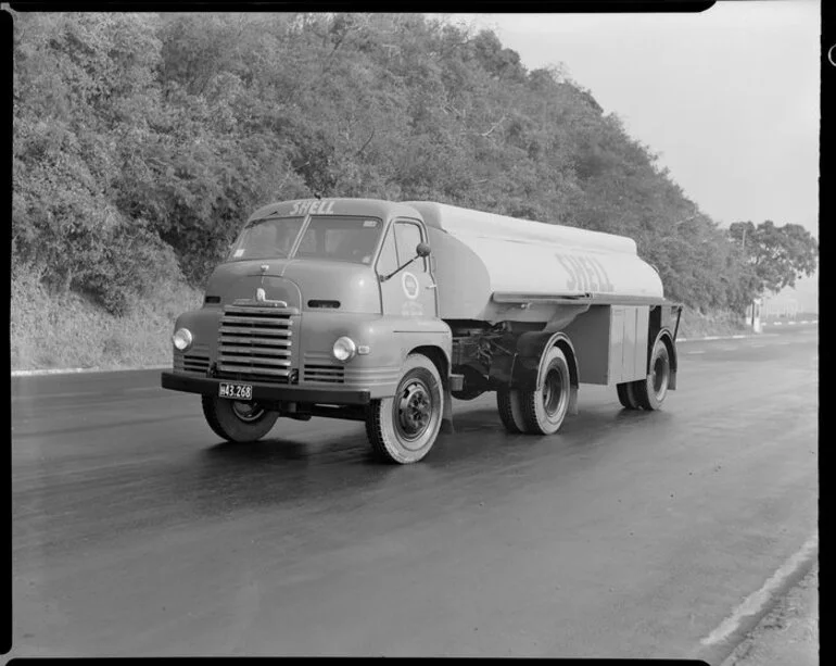 Image: Shell Oil Company truck, Whenuapai, Auckland