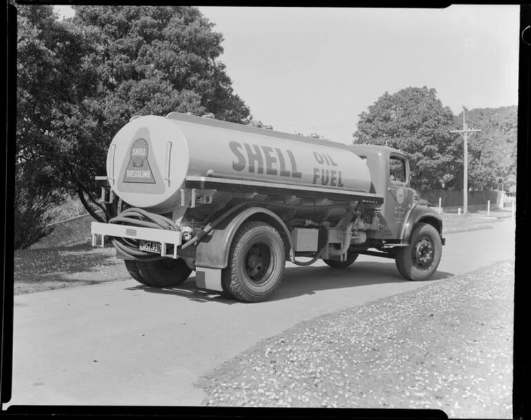 Image: Shell Oil Company truck