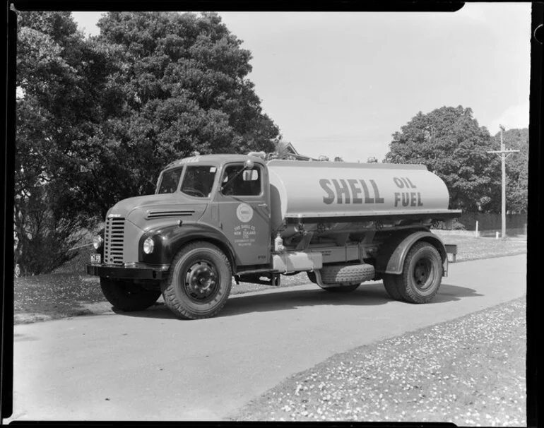 Image: Shell Oil Company truck