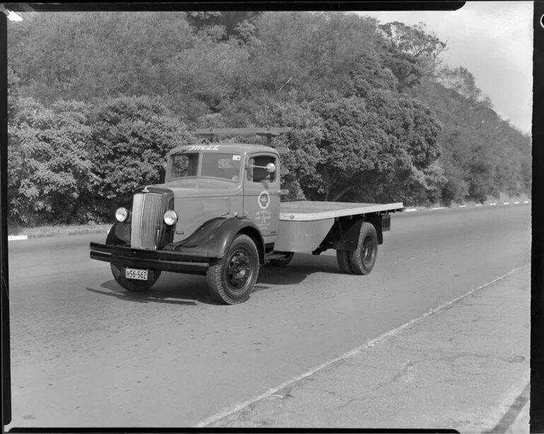 Image: Shell Oil Company flatbed truck