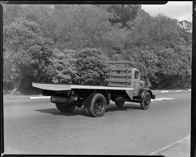 Image: Shell Oil Company flatbed truck