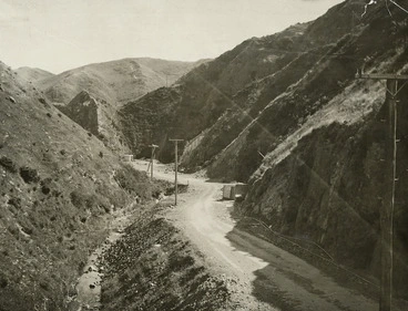Image: Road through Ngauranga Gorge
