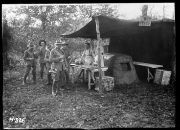 Image: Soldiers eating sausage rolls, Selle, France