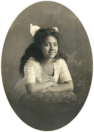 Image: Schmidt, Herman John 1872-1959 :Photograph of Queen Salote of Tonga, as a child