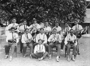 Image: Maori musical group, Wanganui