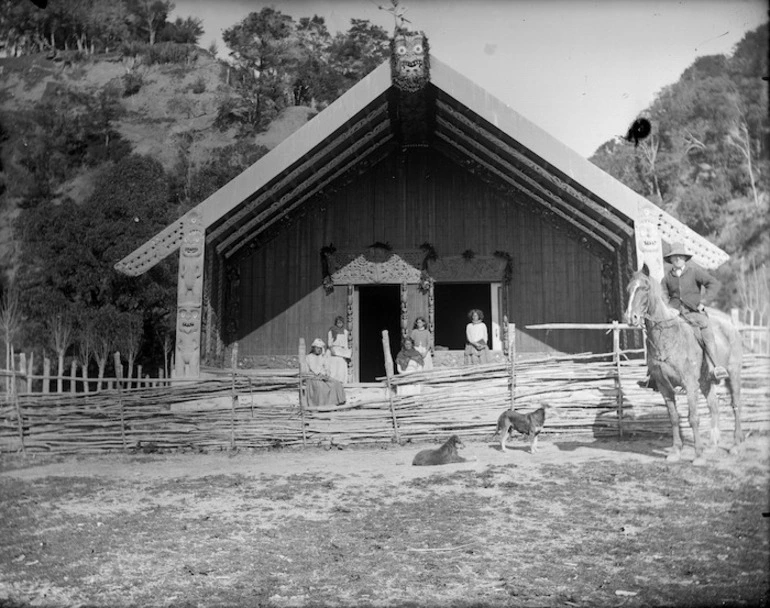 Image: Porourangi meeting house, Waiomataini