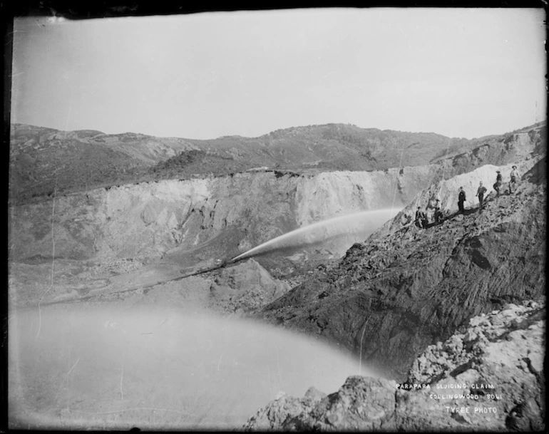 Image: Sluicing for gold, Parapara, Collingwood