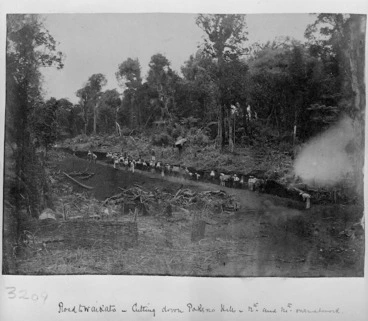 Image: Construction of a road to Waikato, Pokeno Hill