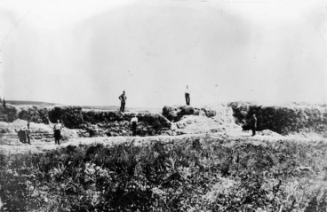 Image: British soldiers at a redoubt in Rangiriri