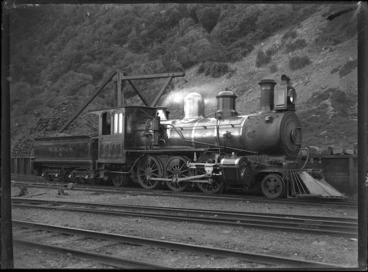 Image: V Class steam locomotive, Wellington and Manawatu Railway Co. no 6 (later NZR "V" 450)
