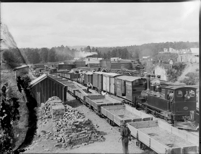 Image: Scene with train at Kakahi Sawmill, Taumarunui